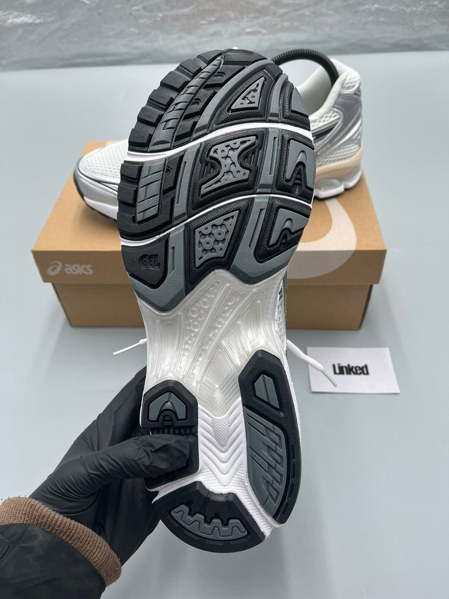 ASICS GEL KAYANO 14 WHITE/ GRAPHITE GREY